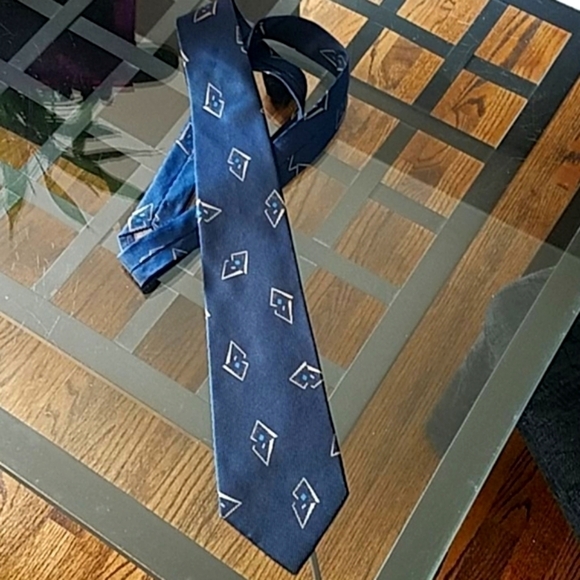 Valentino Repp Vintage All silk Handmade Designer's Italian Blue Men's Necktie - Picture 7 of 7